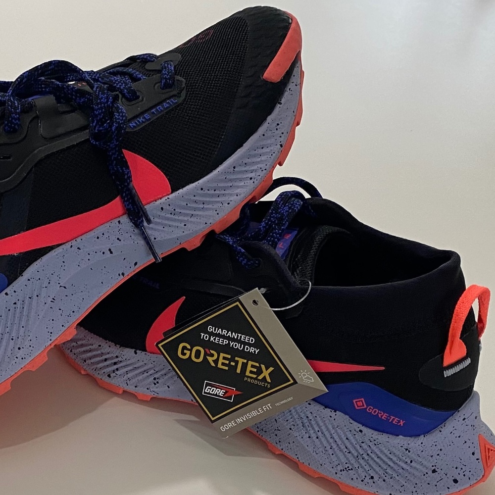 Nike Women's Pegasus Trail 3 GORE-TEX Trail Running Shoes (Size 7.5) Blk/Crimson
